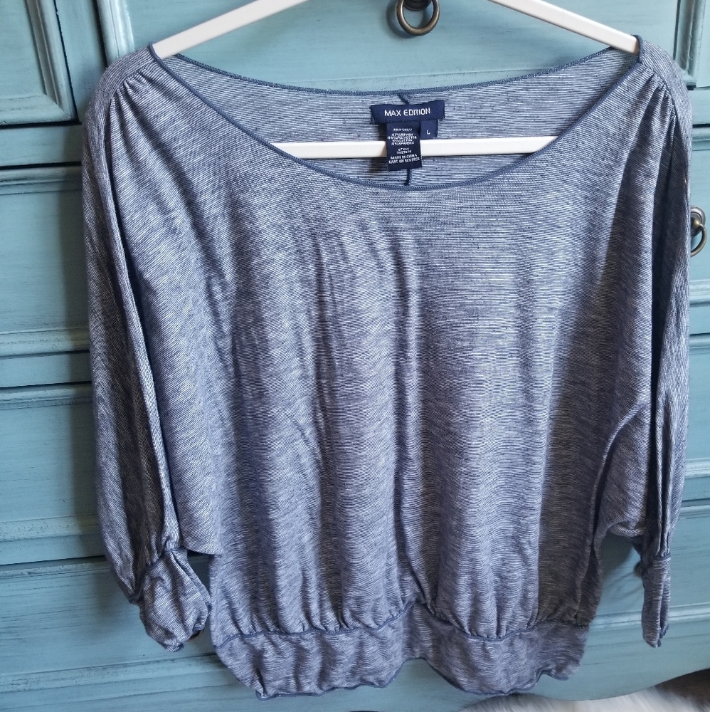MAX EDITION BLUE N WHITE TOP BATWING SLEEVES